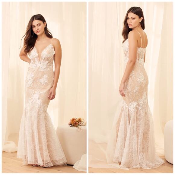 Lulu’s To Be Loved White Embroidered Floral‎ Lace Trumpet Maxi Dress Size 4 - Picture 1 of 6